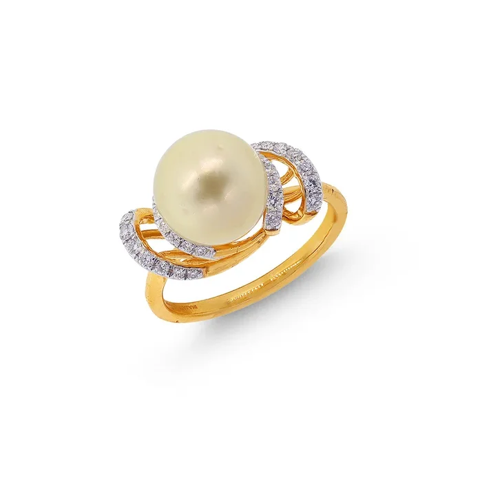0.25Ct VVS/FG Diamond Ring With Pearl in 18K Gold