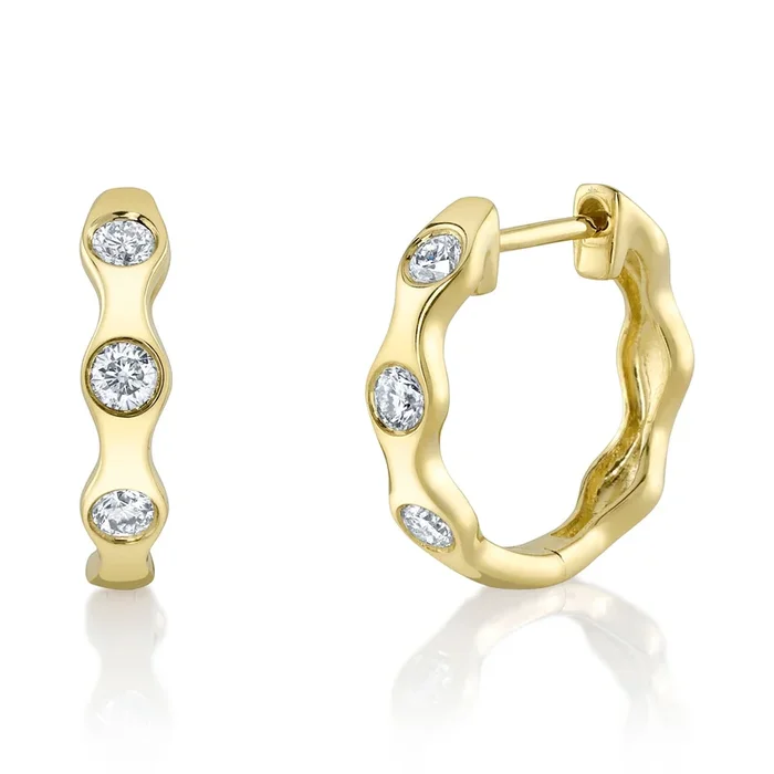 0.27CT DIAMOND BEZEL HUGGIE EARRING