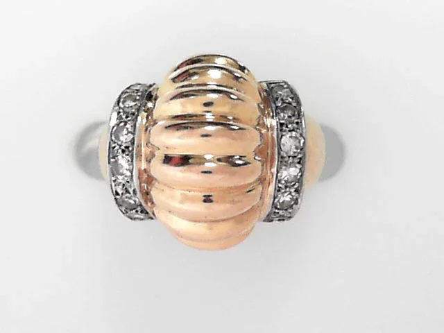 18kt Yellow Gold Ridge Dome Ring Diamonds