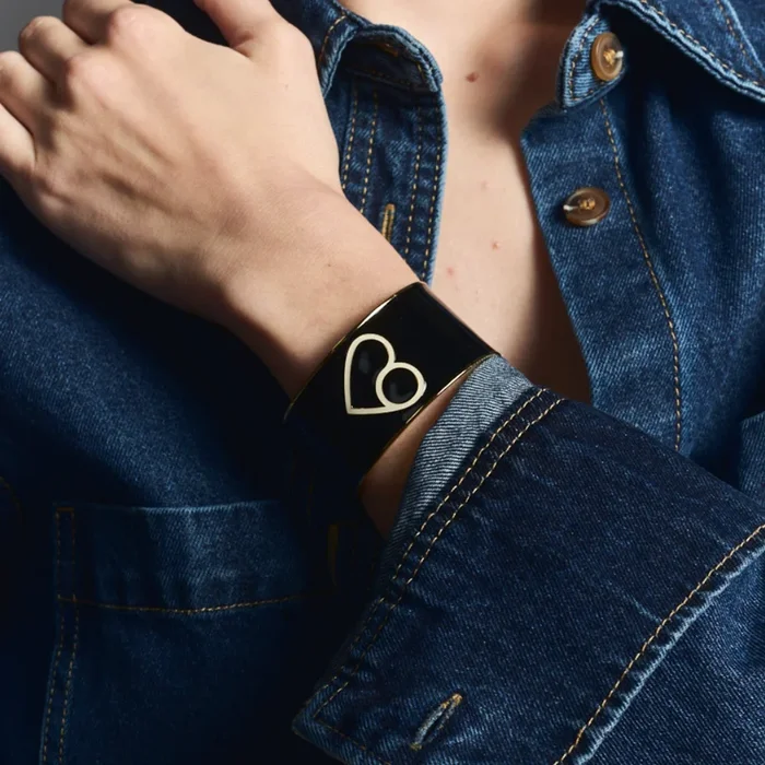 “Coup de Coeur” Cuff Bracelet – Black