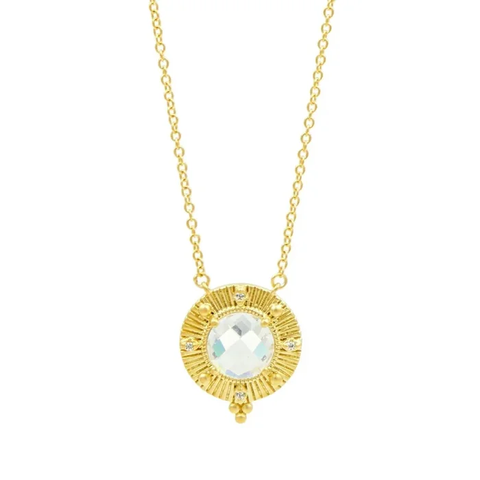 Amazonian Allure Single Stone Pendant Necklace