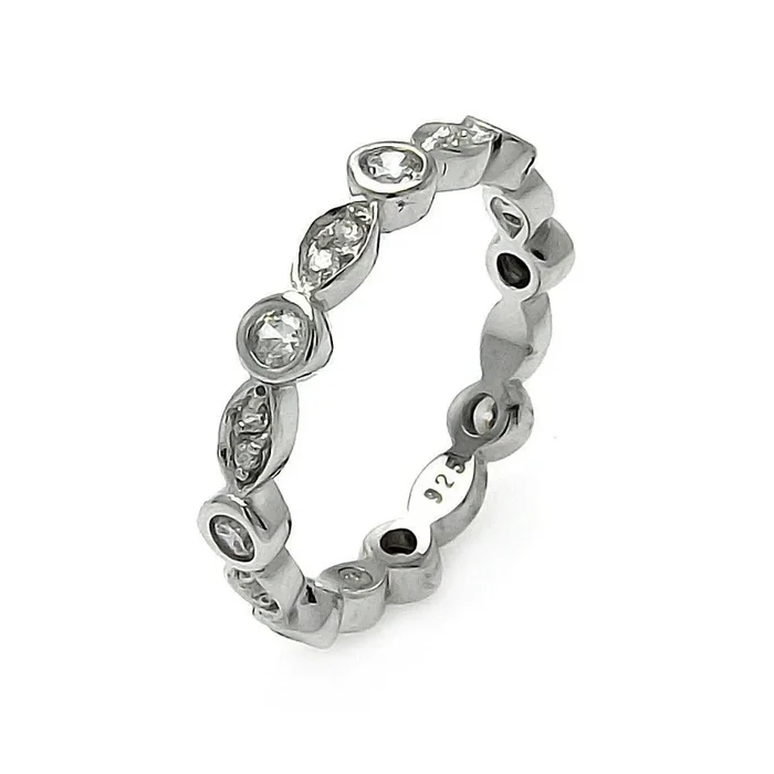 Anillo de eternidad apilable con circonita cúbica chapada en rodio de plata 925 – STR00181