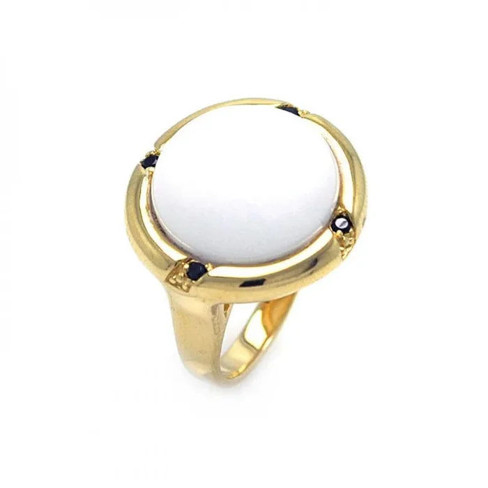 Anillo de plata 925 bañado en oro con piedra blanca central y circonita negra – STR00684