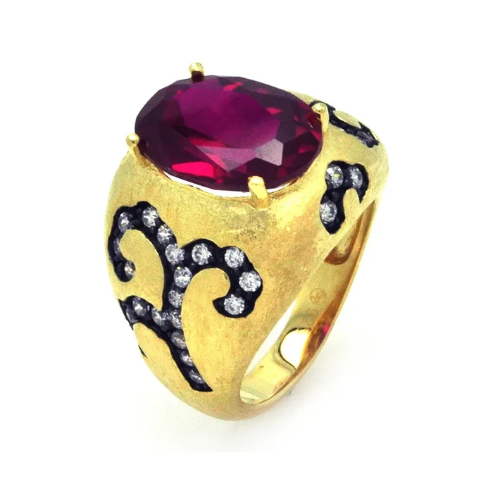 Anillo de plata 925 bañado en rodio negro y oro con centro rojo y circonita cúbica transparente – STR00856
