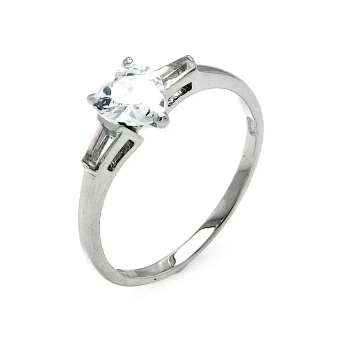 Anillo de plata 925 chapado en rodio con corazón transparente y lados de baguette con circonita cúbica – BGR00477