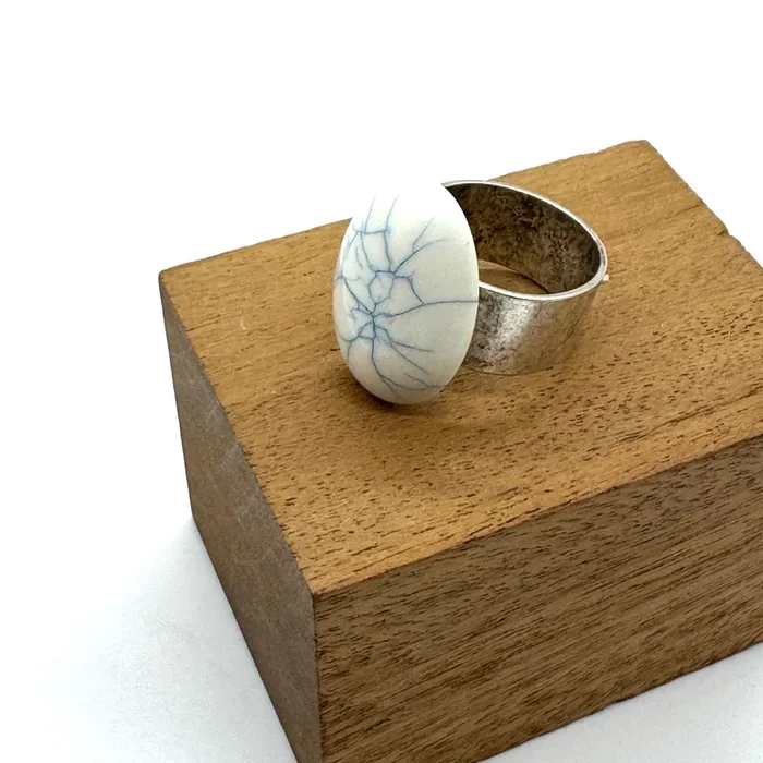 Aqua Eggshell Crackle Oval Cocktail Ring