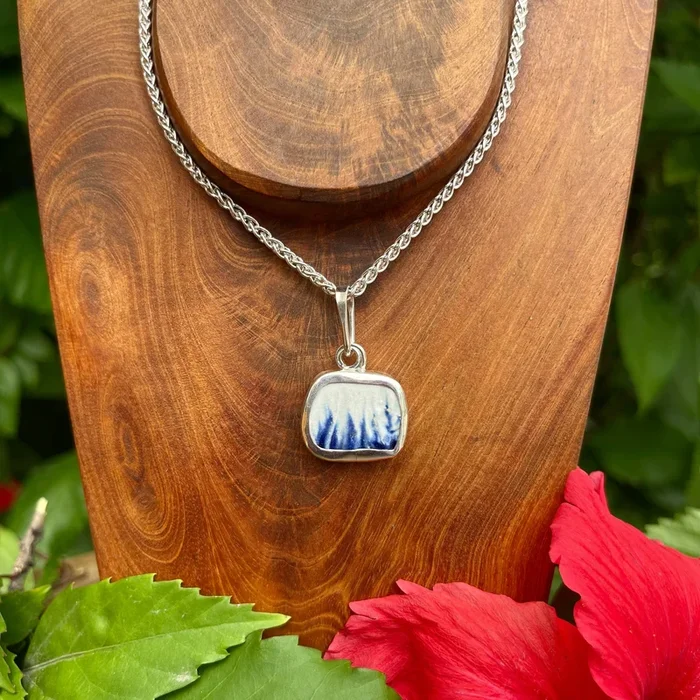 Beautiful Feather Sterling Silver Pendant