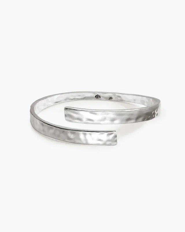 Bracciale martellato in argento