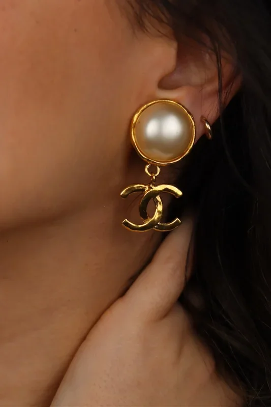 Chanel hanging Earrings