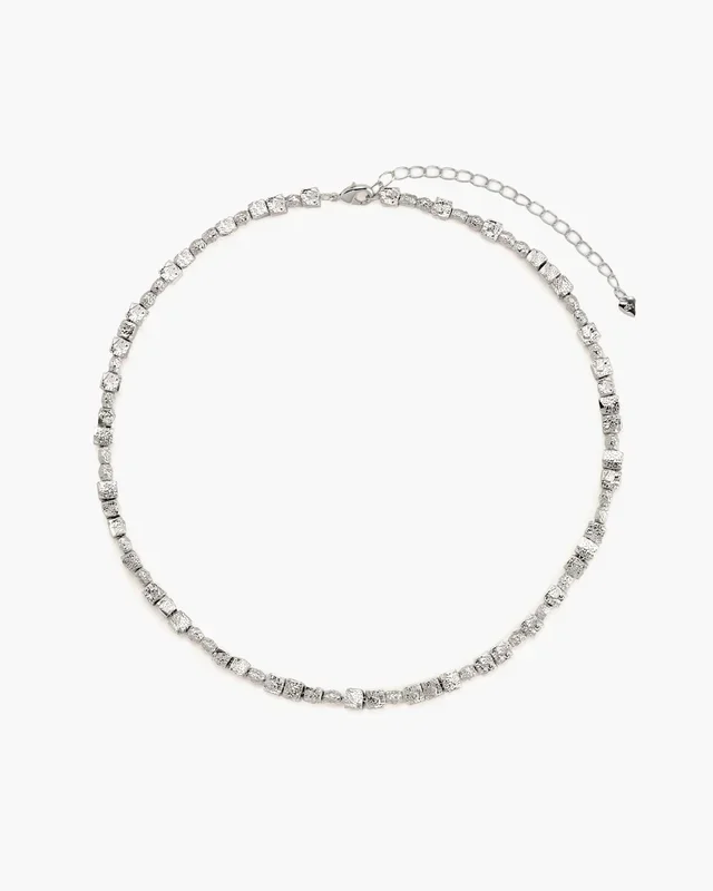 Collar cuadrado texturizado en plata