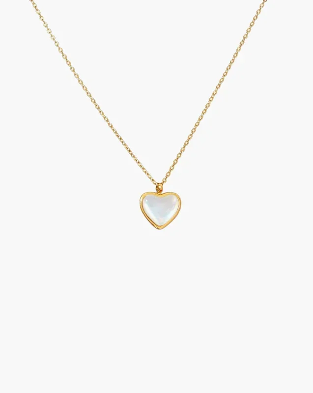 Collar de corazón de nácar