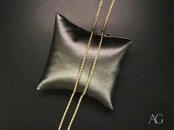 Elegant 14k gold rope chain with secure barrel lock