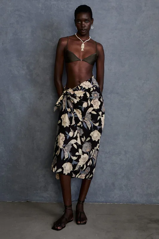 Freesia Printed Sarong Black