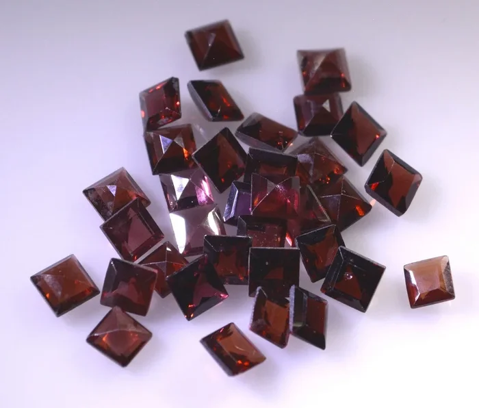 Garnet 1PC Tiny 6×6 MM Square Faceted Red Polished Semi Precious Loose Gems