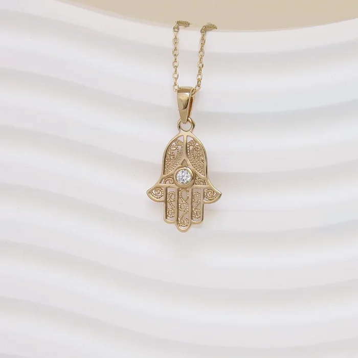 Hand of Fatima pendant and gold-plated oxide