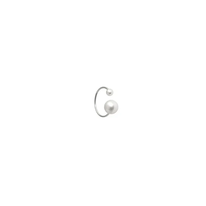 Hanging one earring in white gold and white pearls (BO-HO-001-15) – Lepage