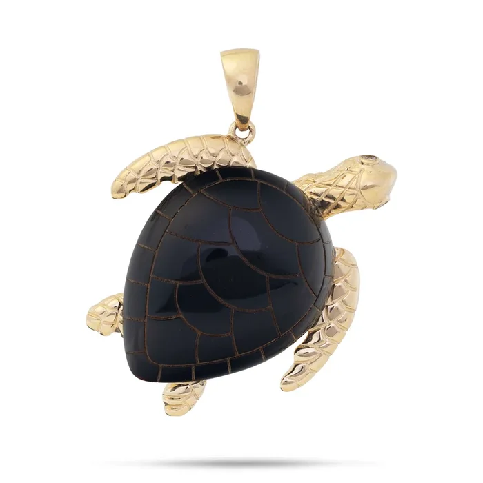 Honu Black Coral Pendant in Gold with Diamond – 30mm