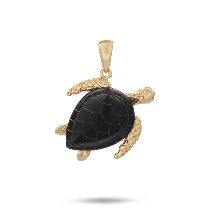 Honu Black Coral Pendant in Gold with Diamonds – 21mm