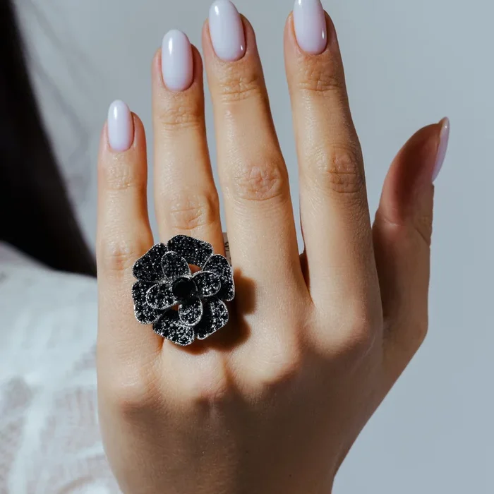 Liquidación – Anillo de plata 925 rodiada y rodio negro con pavé negro y circonitas cúbicas – STR00521BLK
