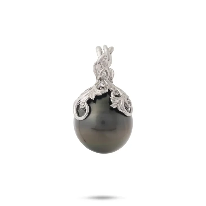 Living Heirloom Tahitian Black Pearl Pendant in White Gold with Diamonds – 14-17mm
