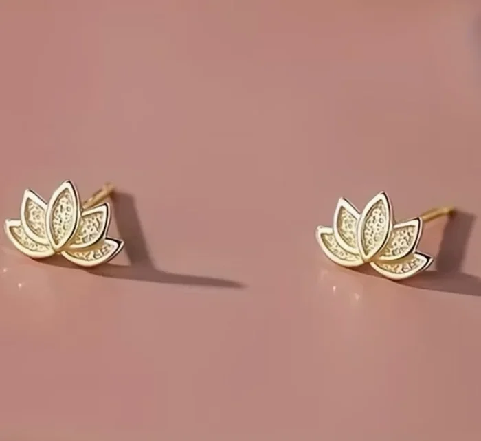 Lotus Gold Studs