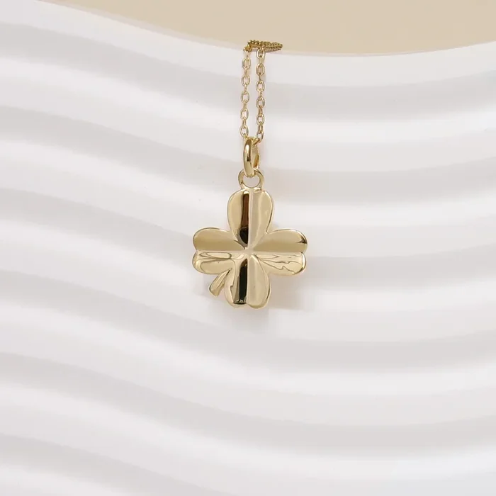 Lucky clover pendant to engrave gold-plated
