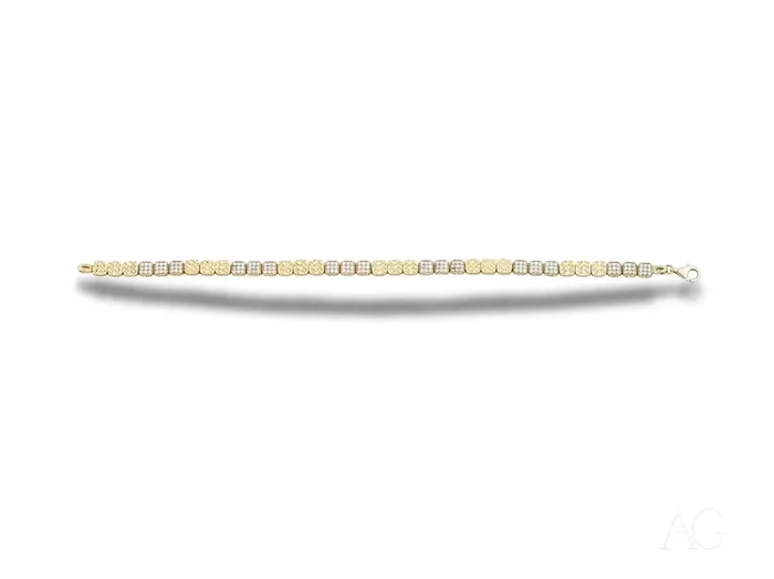 Luxurious 18k gold bracelet with cubic zirconia and lobster clasp
