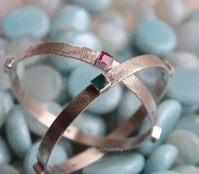 Moh Stone Studded Matte Bangle