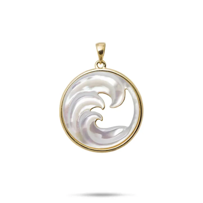 Nalu Mother of Pearl Pendant in Gold – 22mm
