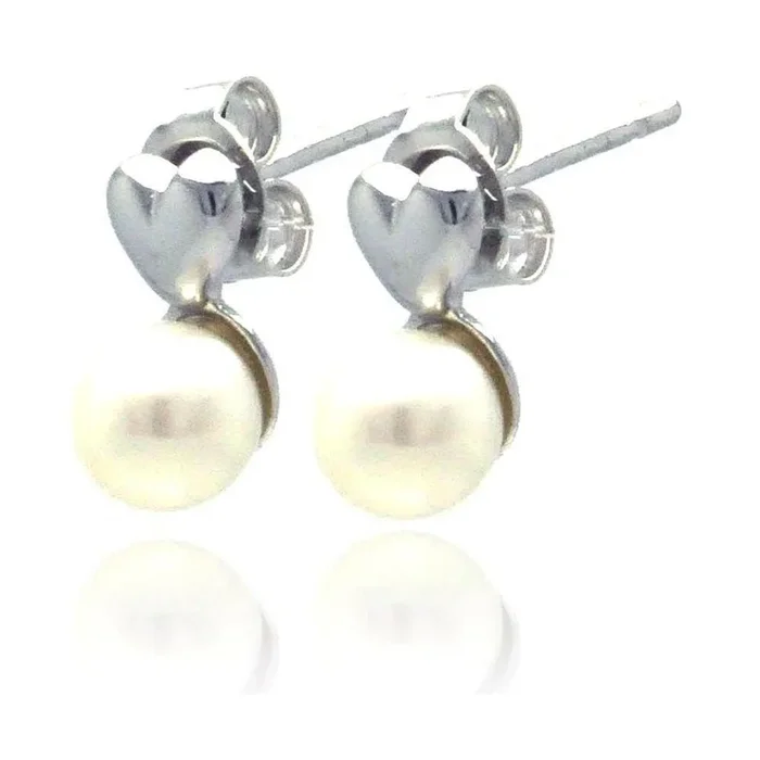 Pendientes de perlas sintéticas bañadas en rodio con forma de corazón de plata 925 – STE00755