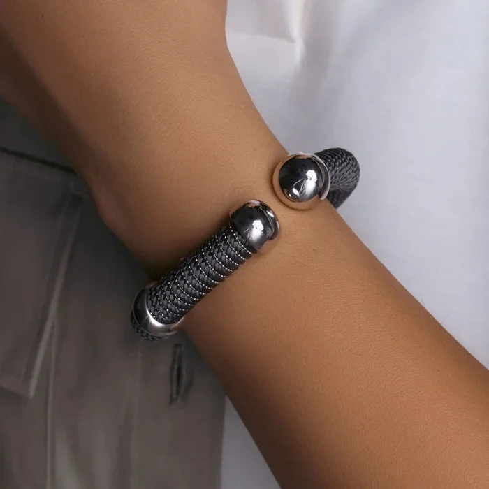 Pulsera Italiana de Cordón de Seda Negro Abierto de Plata 925 Chapada en Rodio – ITB00139RH-BLACK