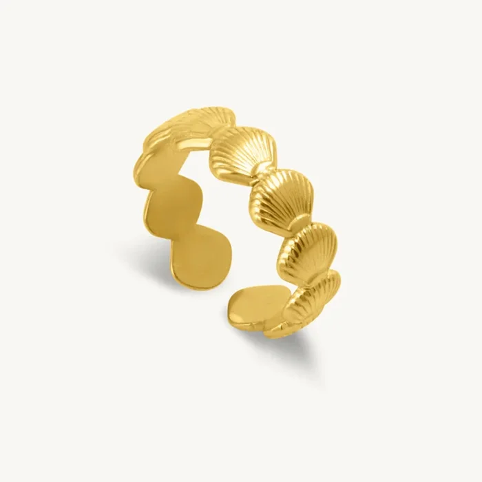 Sculpted Shell Band Ring