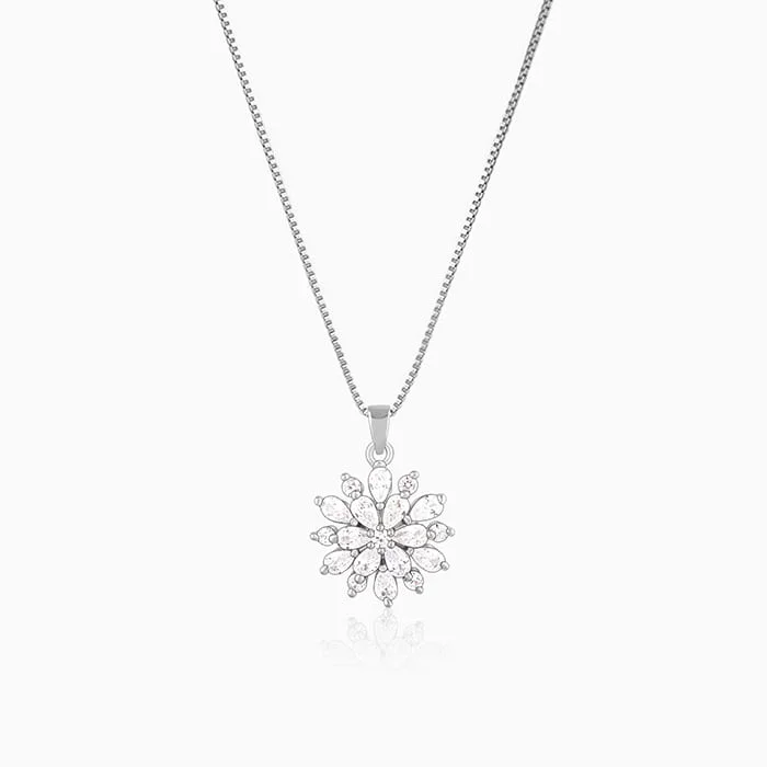 Silver Heavenly Flower Pendant With Box Chain