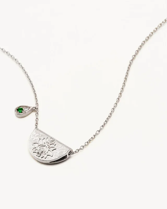 Sterling Silver Lotus Birthstone Necklace – May – Emerald