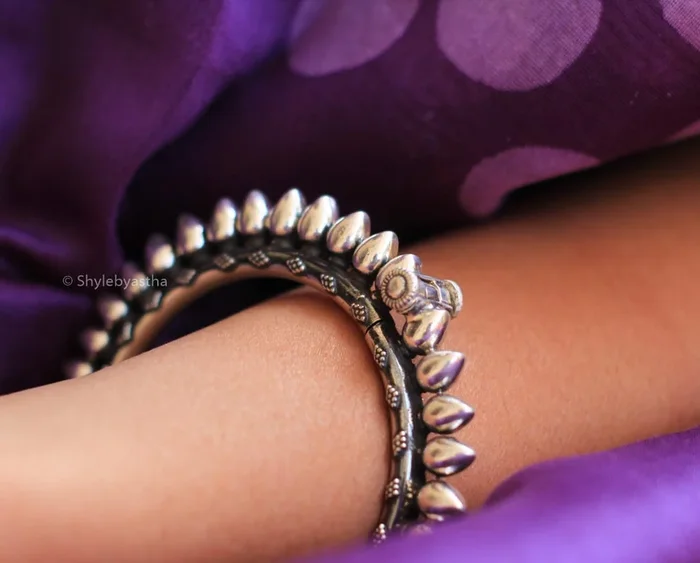 Tattva Embossed Droplet Kada