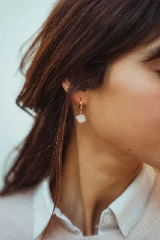 The classic mother-of-pearl earrings, large model