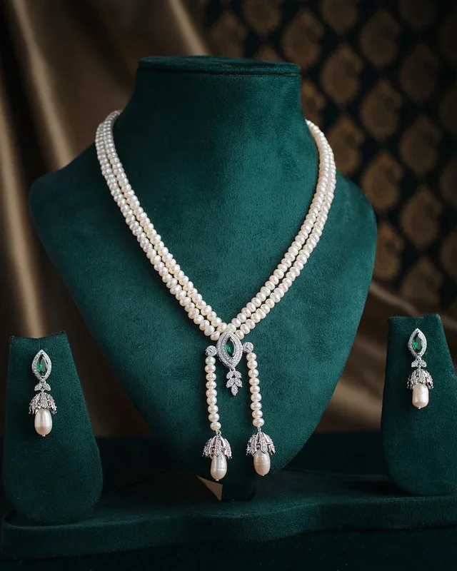 The Kanaka Mridula Pearl Necklace Set