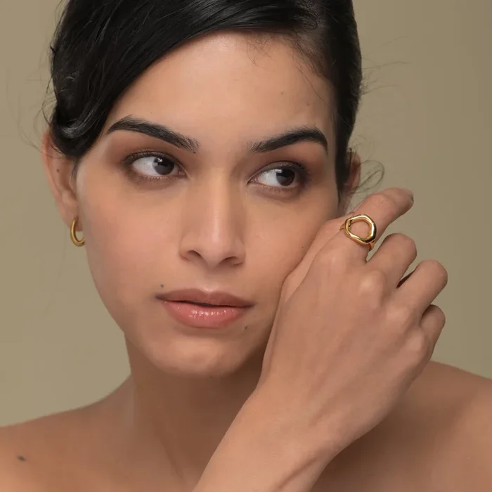 The Wave Circle Ring