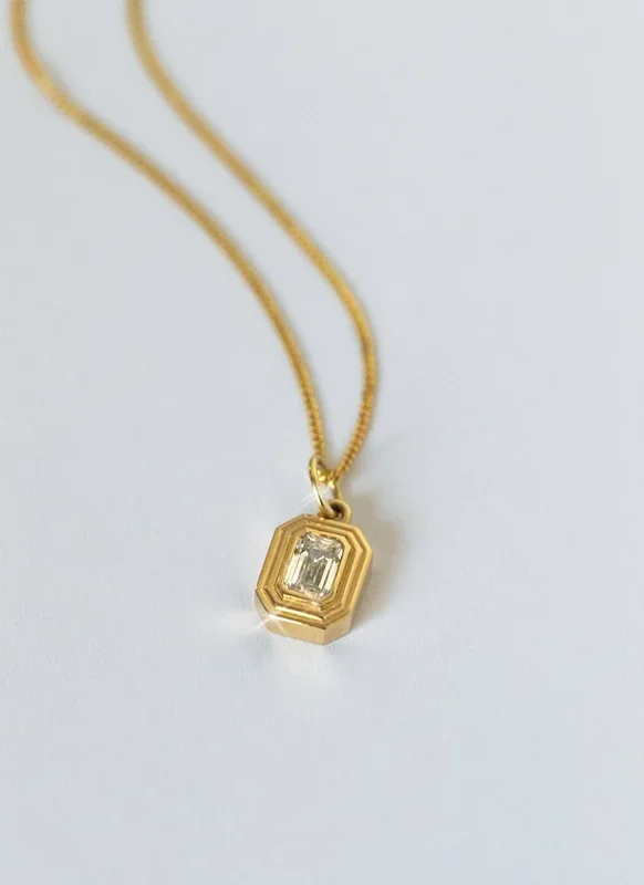 Tula emerald diamond pendant 14k gold
